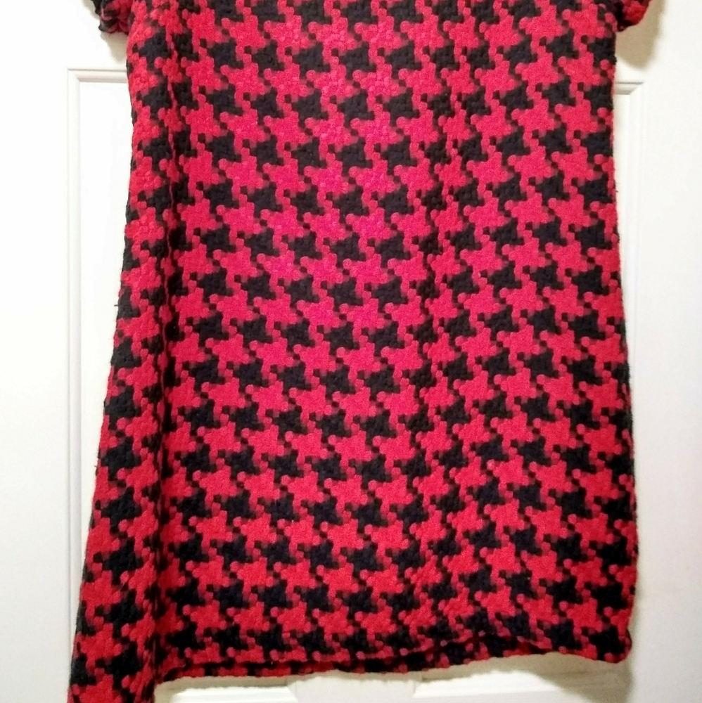 Retro-Inspired Patterned Shift Dress - image 2